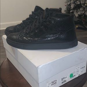 Noir (black) balenciaga Arenas